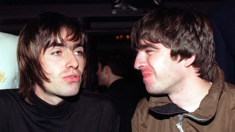 Documental de Oasis: sus directores cuentan cómo filmaron la reunión entre fans, policías y un vicario