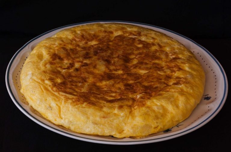 El toque secreto que potencia el sabor de la tortilla de patatas, y no, no es la cebolla