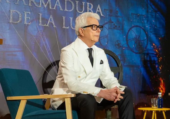 Los Personajes inolvidables de La Armadura de la Luz de Ken Follett