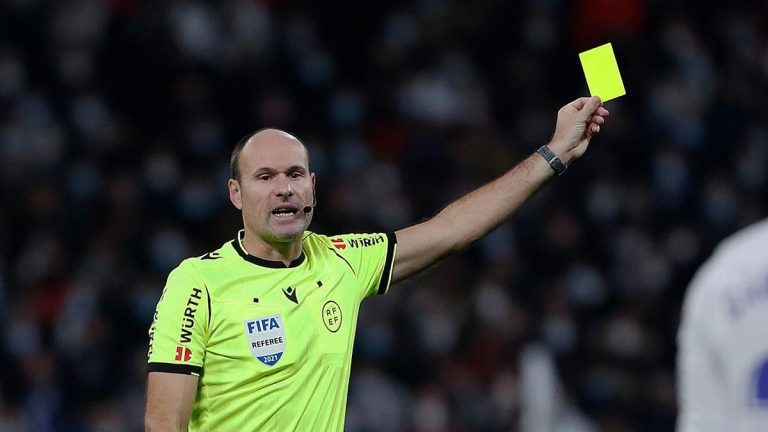 Mateu Lahoz se venga del CTA tras su retirada forzosa