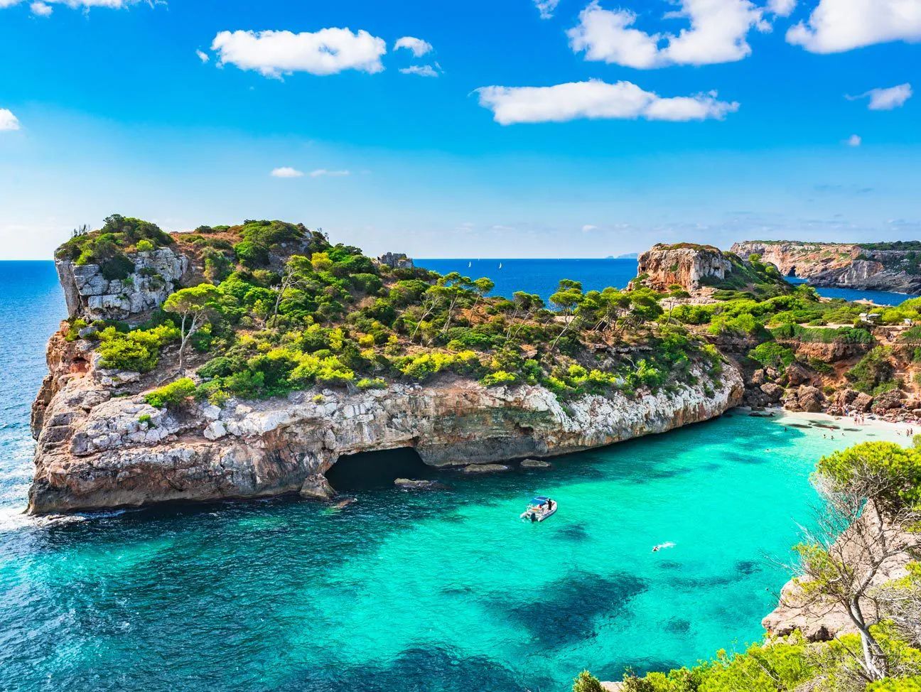 Mediterráneo mágico. Relax en las costas de Mallorca y Menorca Mediterráneo mágico: Relax en las costas de Mallorca y Menorca