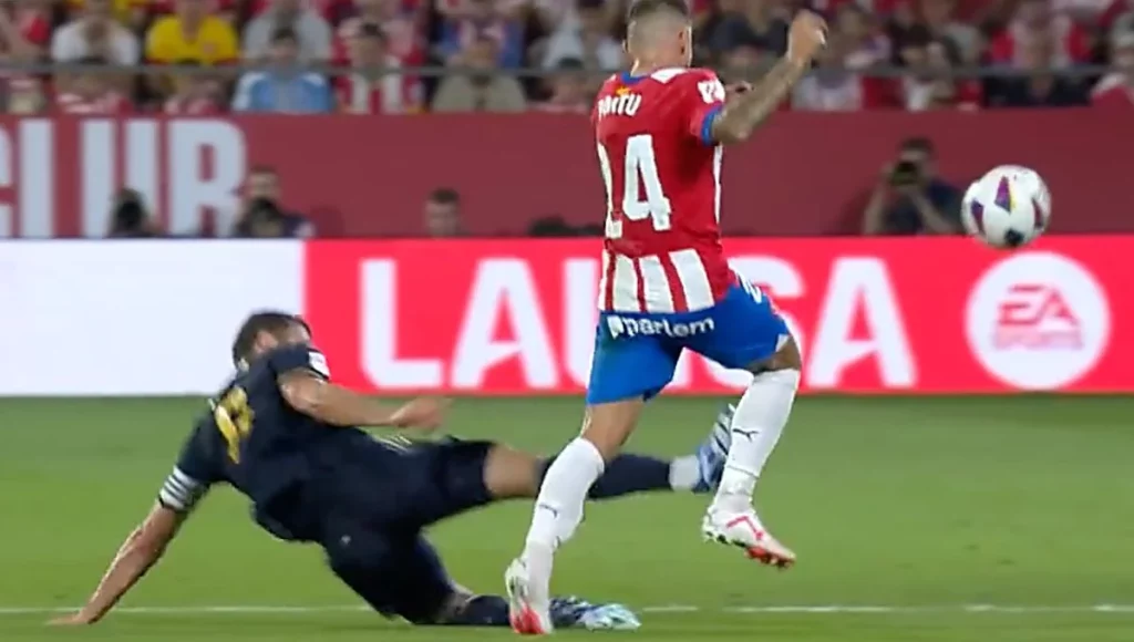 Florentino Pérez llama a Portu tras la brutal entrada de Nacho que podría tener consecuencias para el jugador del Girona 58 Nacho sobre Portu