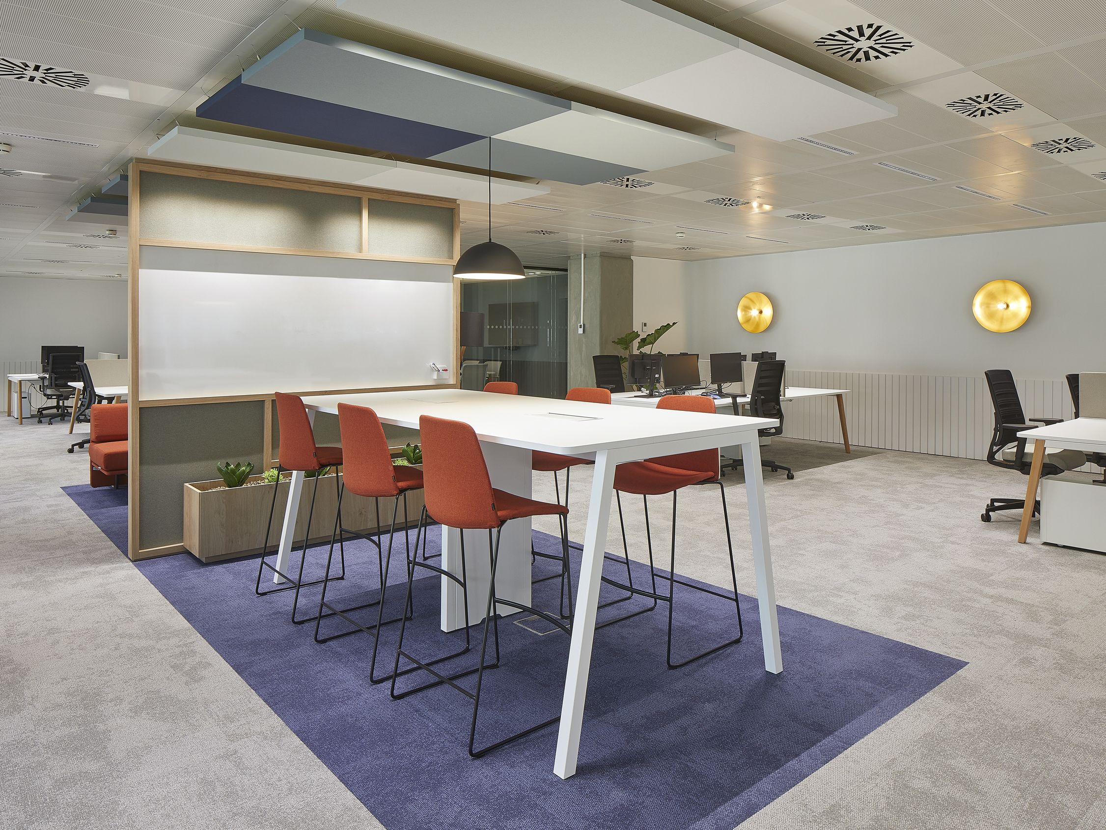 Ofita amuebla las oficinas de Cesce 1 Ofita amuebla las oficinas de Cesce