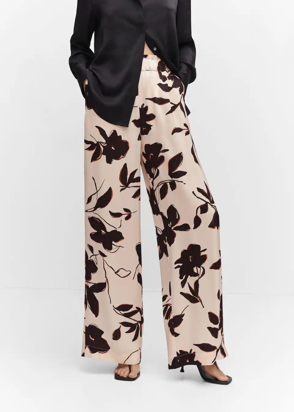 Mango apuesta por lo clásico: Estos son sus 10 pantalones más vendidos este otoño