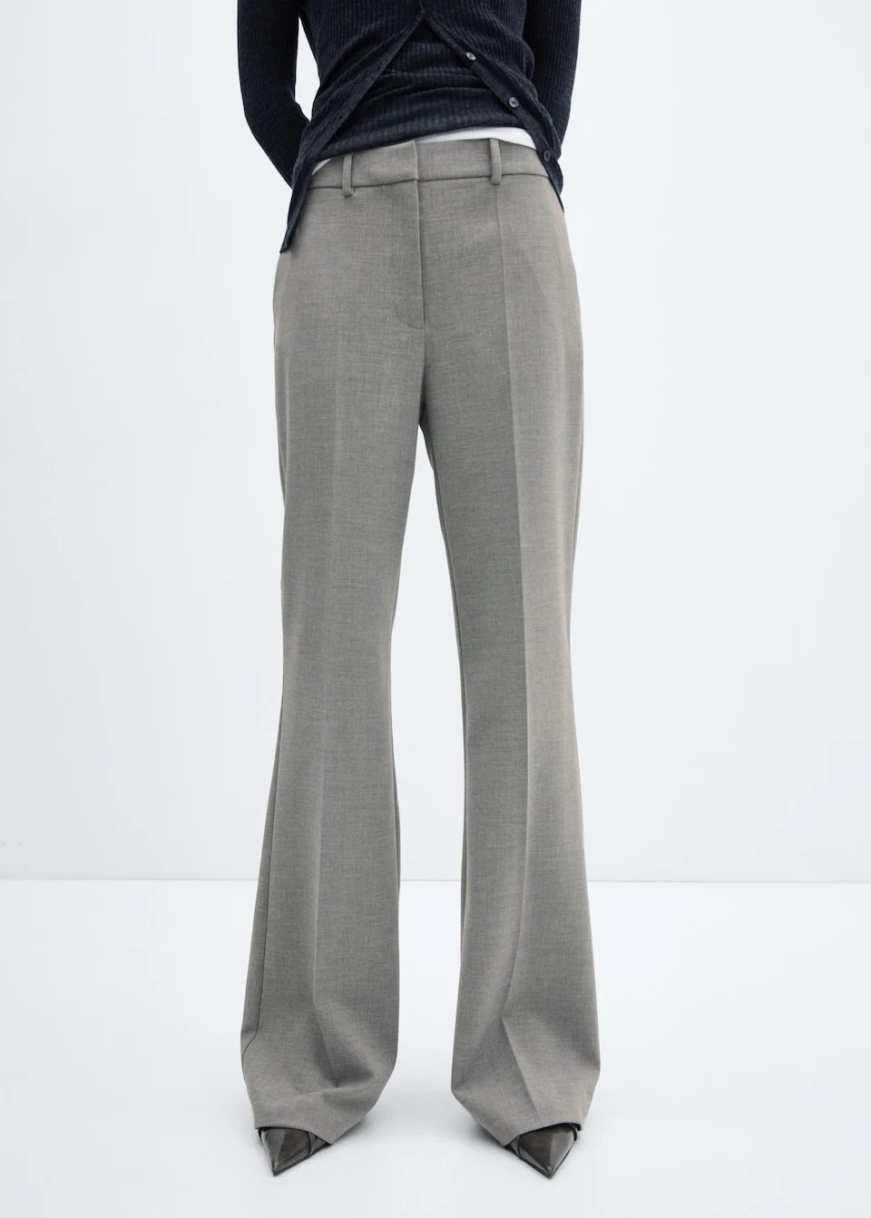 Mango apuesta por lo clásico: Estos son sus 10 pantalones más vendidos este otoño