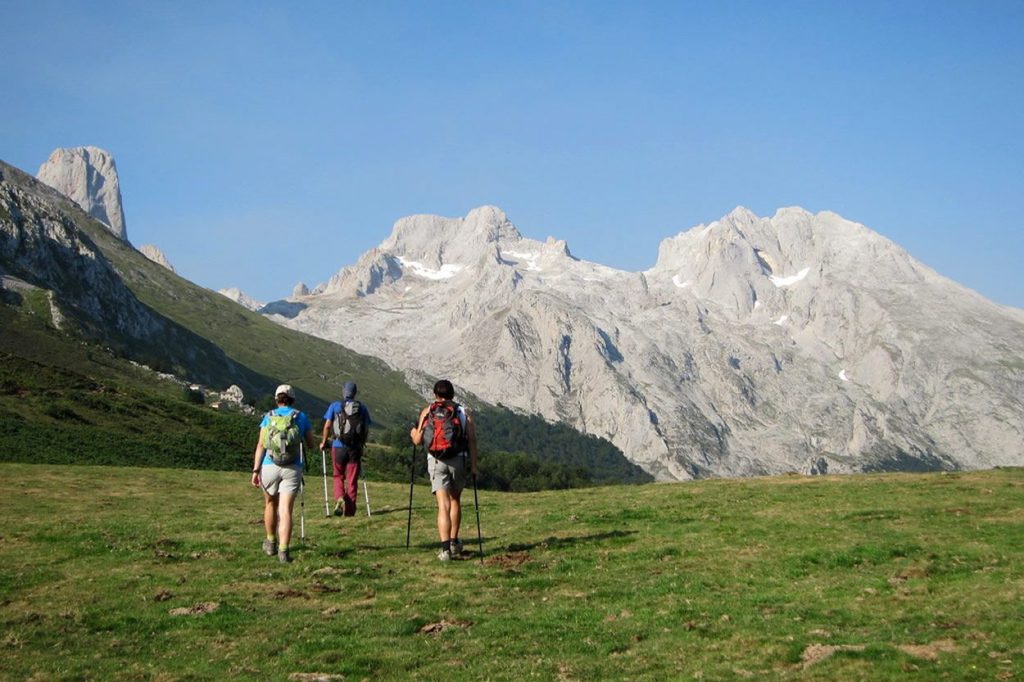 El turismo de aventura cada vez más de moda: descubre el mejor sitio donde poder realizarlo en España 224 Picos de Europa. Trekking en el Noreste de España