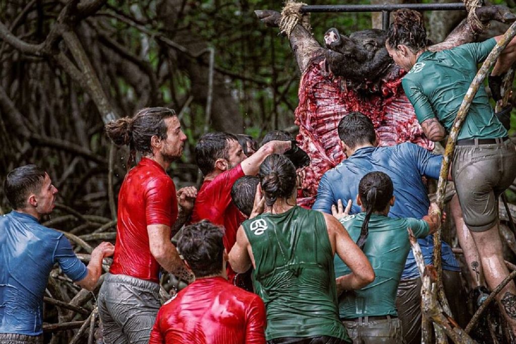 Andrea y Mireia salen de "El Conquistador"