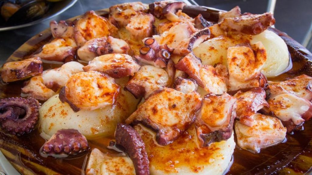 Pulpo a la gallega Un manjar de mar y tradicion en Galicia