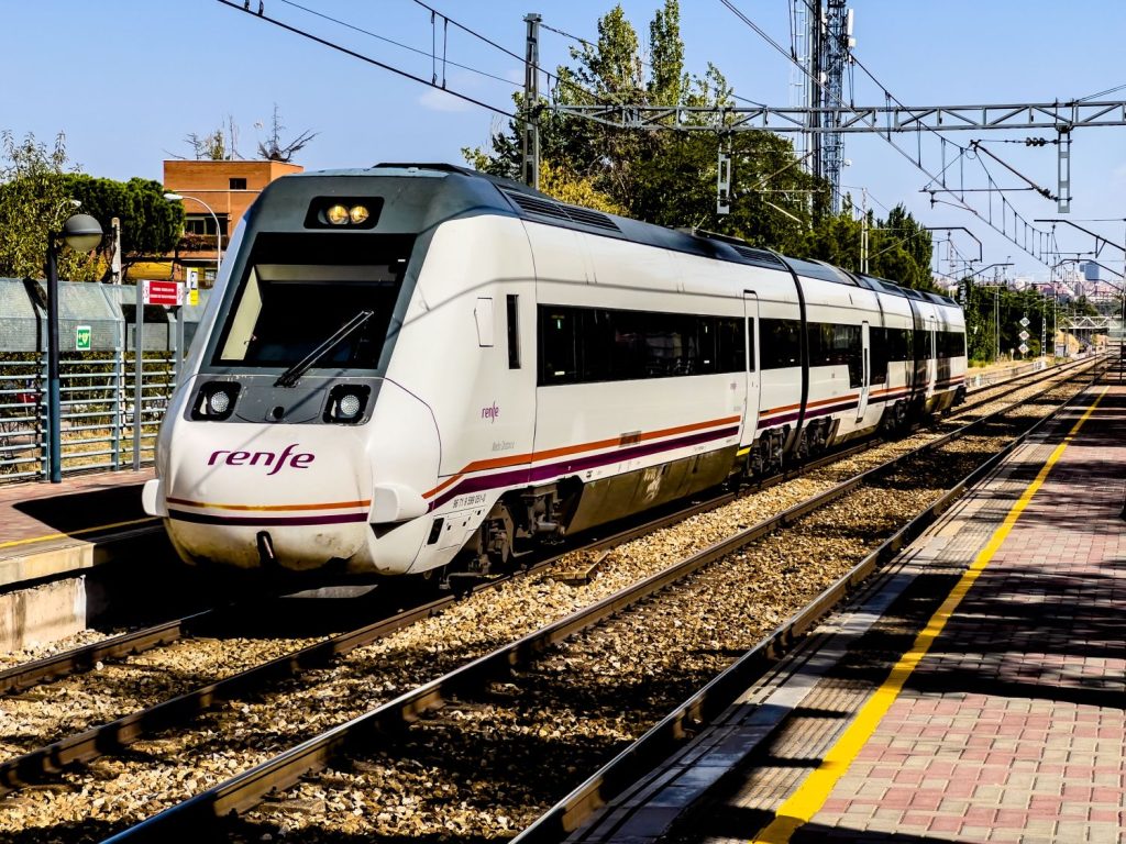 La Renfe advierte: estas son las líneas que sufrirán cambios a partir de hoy 148 Renfe te habilita la posibilidad de recuperar tu dinero