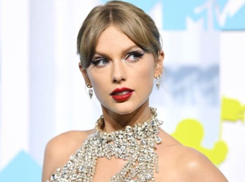 Taylor-Swift-anuncia-su-nuevo-album-Midnights-Un-viaje-a-traves-de-terrores-y-los-dulces-suenos
