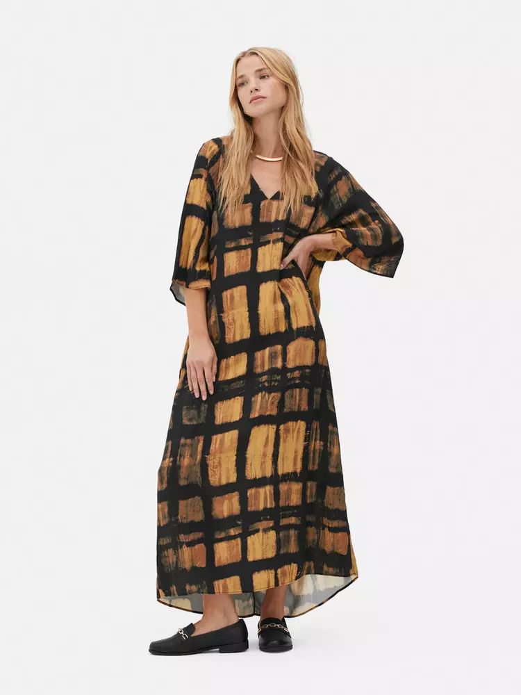 Primark vuelve al top tres de moda de otoño con estos vestidos de mujer: por menos de 30 euros