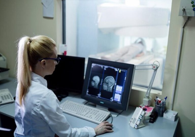 Conoce sobre el biomagnetismo y cómo puedes formarte en esta alternativa terapéutica