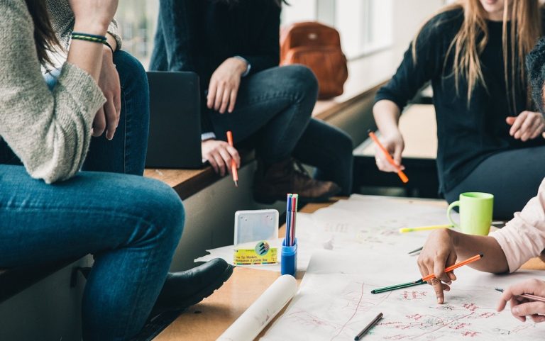 ¿Es legal comprar un TFG?