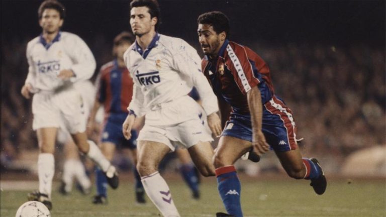 'El Clásico' se juega con la manita del Barça de Romario en el recuerdo