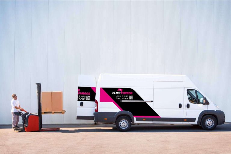 ClickFurgos ofrece servicios de alquiler de furgonetas en Madrid para hacer mudanzas y para empresas