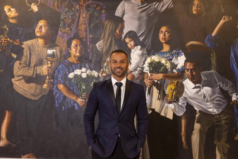 El artista hiperrealista Chrispapita exhibe 'Inclusión' en México