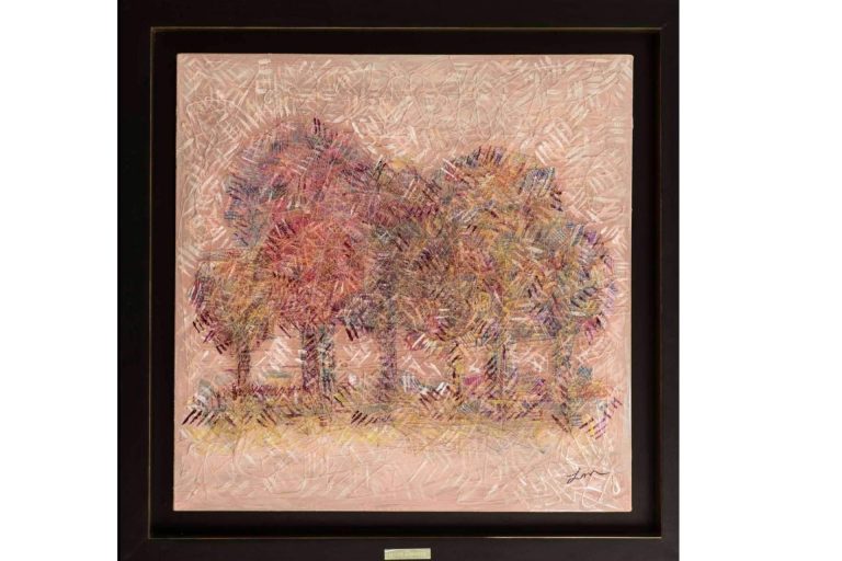 El cuadro 'Mi Mundo es Rosa' de Lorena Martín forma parte de la galería Hilos de Marte