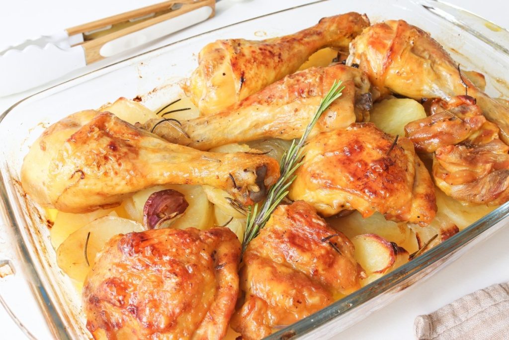Prepara el mejor pollo asado con esta receta secreta de Jesús Sánchez 1 pollo asado al horno con patatas
