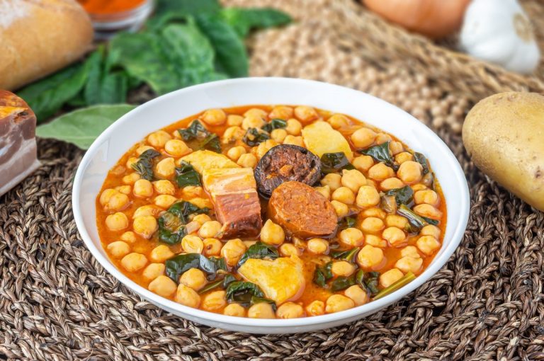 Martín Berasategui lleva esta comida típica a tu cocina: prepara su increíble receta de potaje extremeño