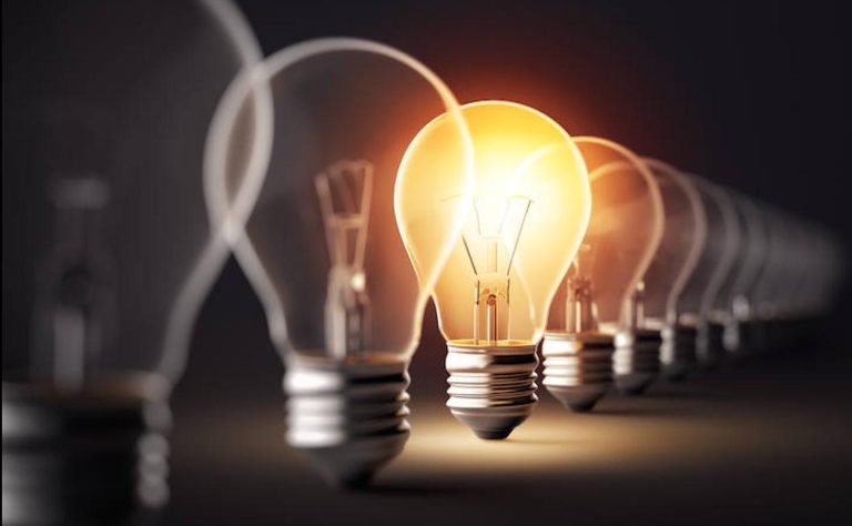 Precio de la luz hoy, lunes 31 de agosto: franjas horarias para ahorrar con la tarifa PVPC
