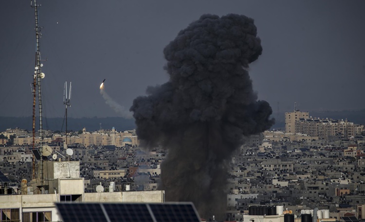 El embajador de Palestina en España analiza en Zaragoza la emergencia humanitaria en Gaza
