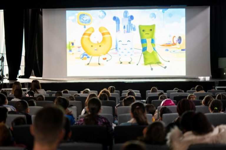 Hoy empieza la 52 edición de Alcine, en la que participará Almodóvar con su corto 'Extraña forma de vida'