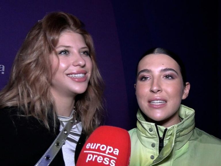 Lola Índigo lo da todo en Sevilla