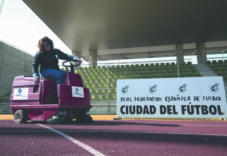 ACS valora la venta de Clece pero señala que la operación está en una fase inicial