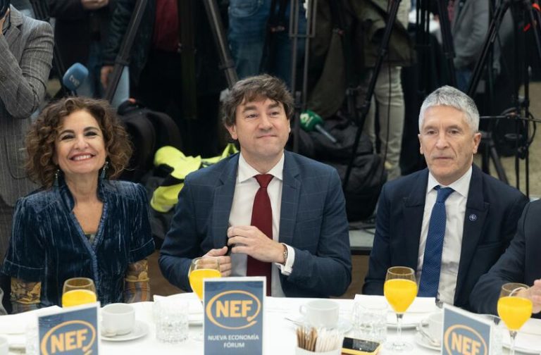 Líder del PSOE vasco dice que reunirse con Puigdemont requiere de menor esfuerzo que con Bildu