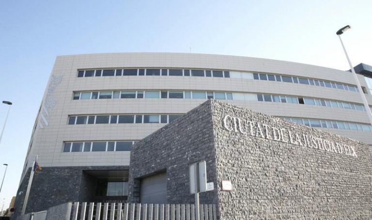 Condenado un hombre a casi 14 años de cárcel por violar continuadamente a la hija menor de su pareja