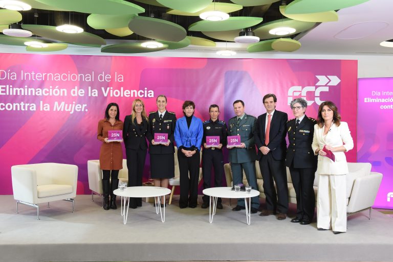 FCC conmemora el Día de la Eliminación de la Violencia contra la Mujer junto a las Fuerzas de Seguridad