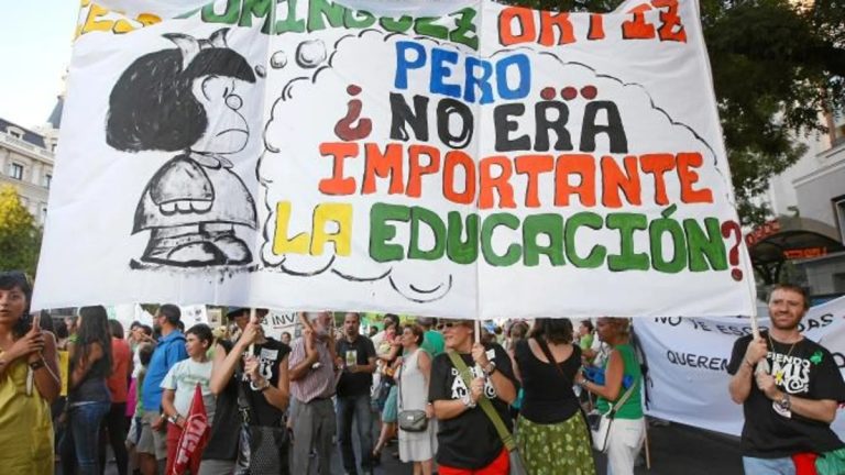 Los sindicatos de Educación se manifiestan «por unas oposiciones justas»