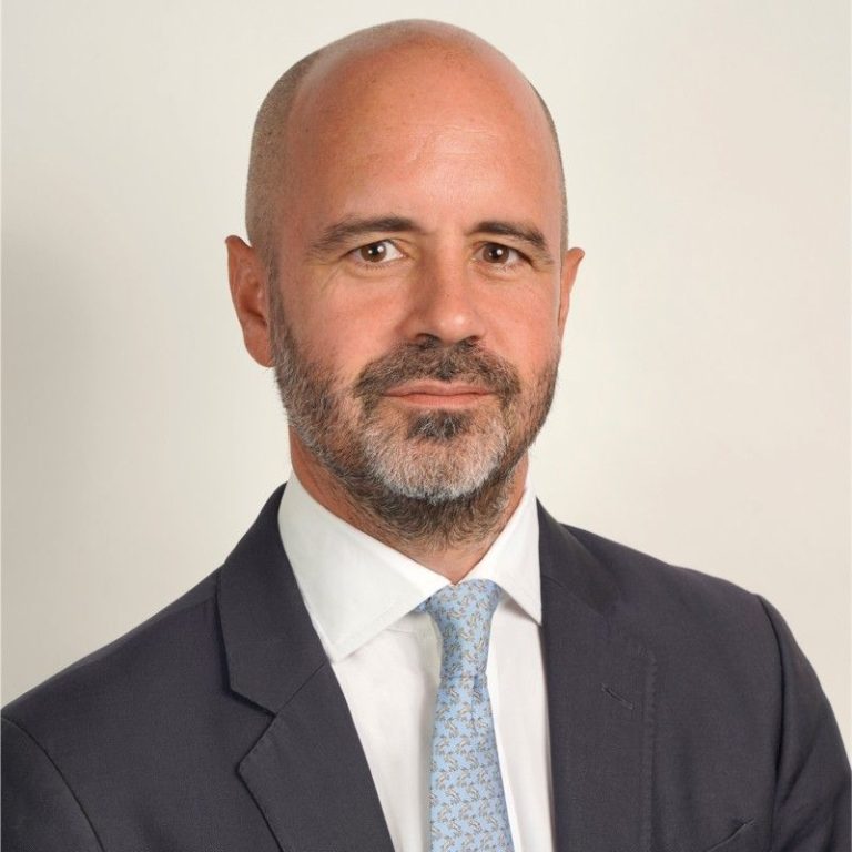 Stoneweg ficha a Nicholas Burdett como director de Relaciones con Inversores