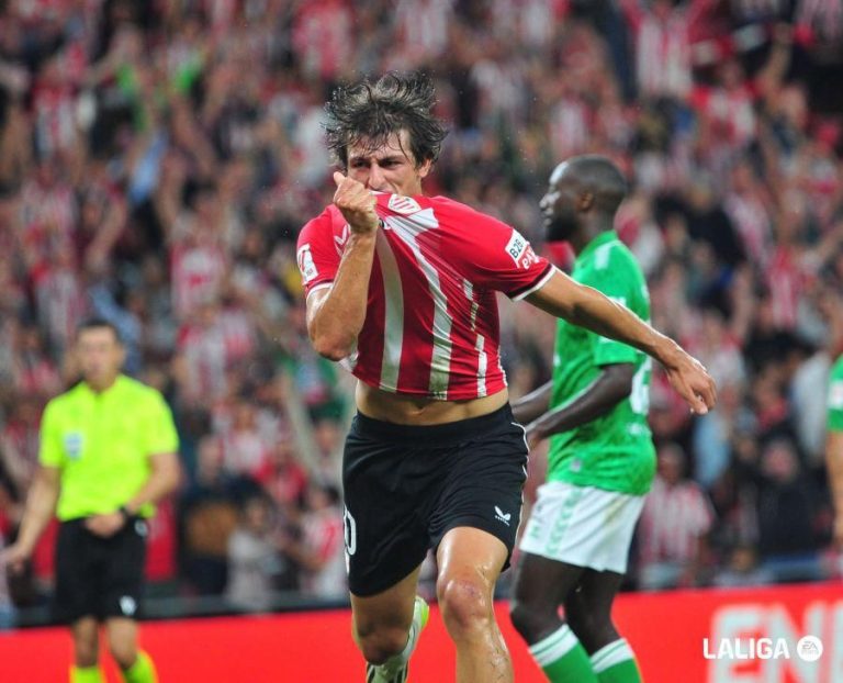 Condenados a penas de prisión, multas e indemnización por piratear el fútbol de LaLiga