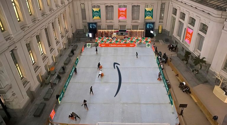 'Amazon y la Fábrica de la Navidad' llega el 16 de diciembre al Palacio de Cibeles con un espacio para disfrutar en familia de estas fiestas