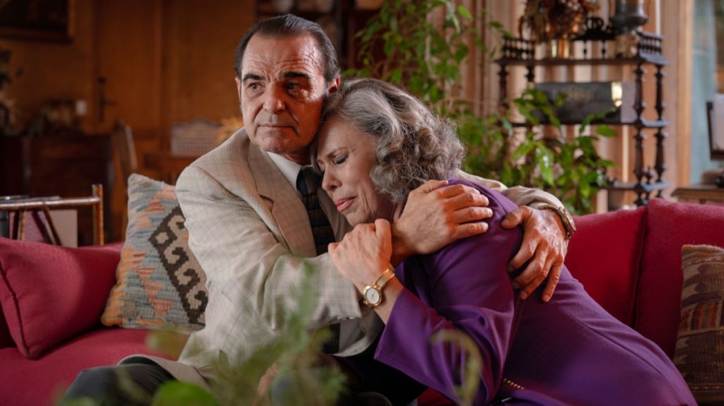 Alicia le tiene una propuesta sorpresa a Sofía en este adelanto semanal de Amar es para siempre de Antena 3 215 Alicia le tiene una propuesta sorpresa a Sofía en este adelanto semanal de Amar es para siempre de Antena 3