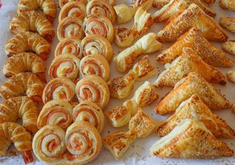Clásico aperitivo: receta de hojaldres rellenos salados