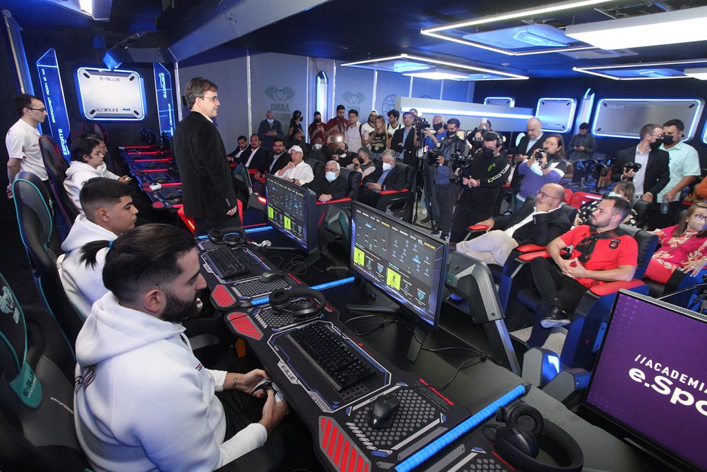 De la habitación al estadio virtual