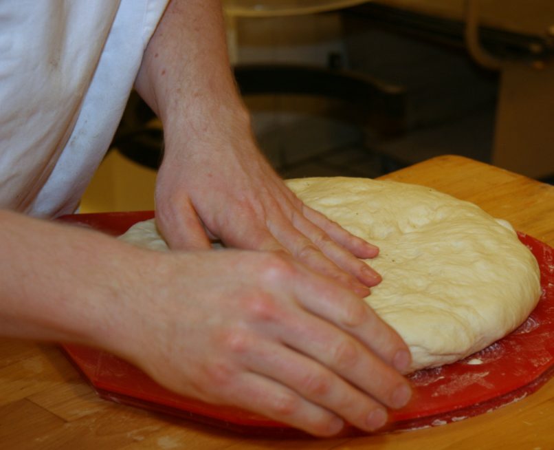 Descubre los beneficios de incluir pan de masa madre en tus desayunos de ahora en adelante