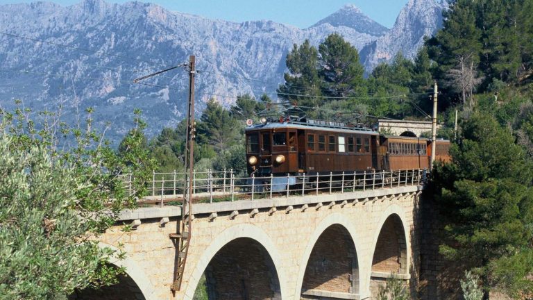 Los 11 trayectos de tren más hermosos de España
