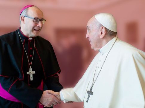 El papa Francisco nombra al obispo de Teruel y Albarracín miembro del órgano vaticano para la elección de los prelados.