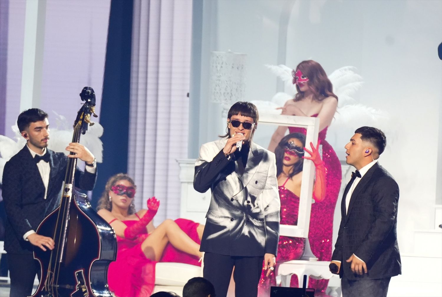 Una mala presentación de Peso Pluma pone en duda su capacidad de tener una larga carrera a largo plazo