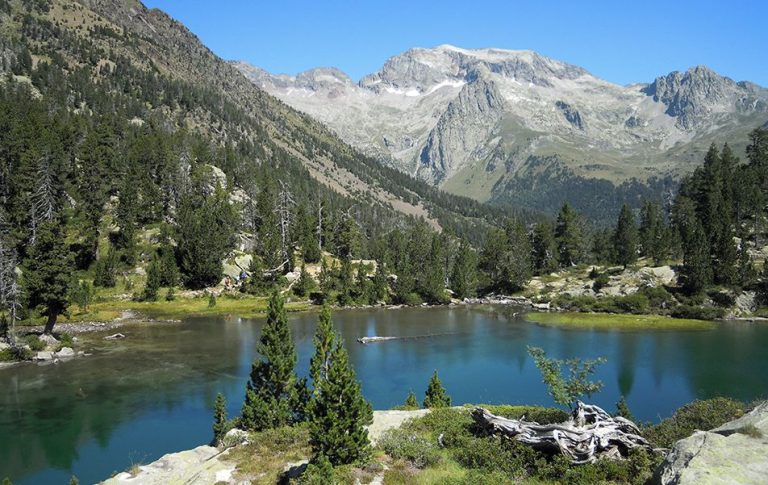 Explora los asombrosos paisajes de los Pirineos españoles