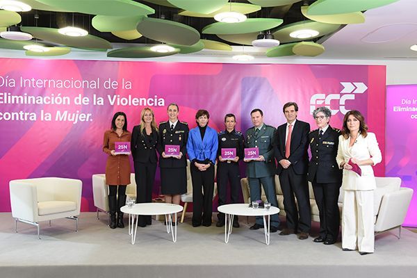 FCC conmemora el Día Internacional de la Eliminación de la Violencia contra la Mujer junto a las Fuerzas de Seguridad 1 FCCPolicia