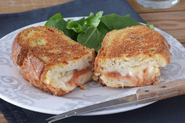 Fácil y Rápido bocado de Otoño: una receta de queso y membrillo para resolver tus meriendas