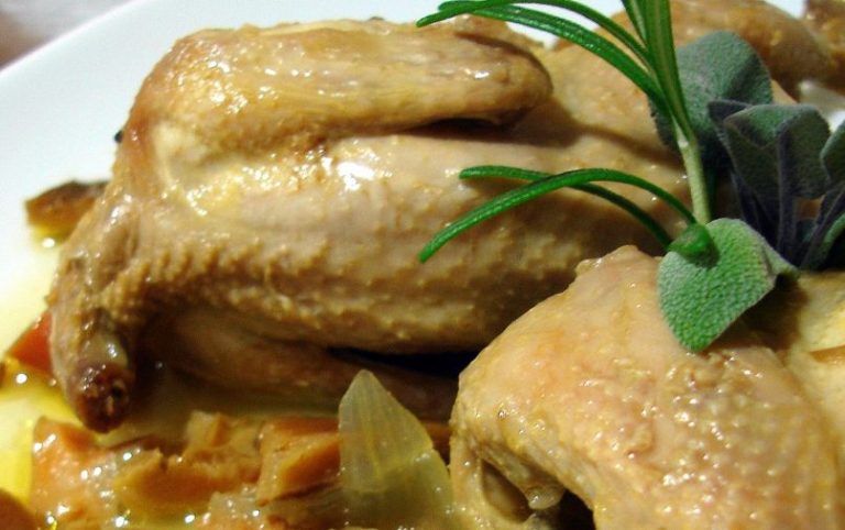 Guiso fácil y rápido de codorniz con champiñones