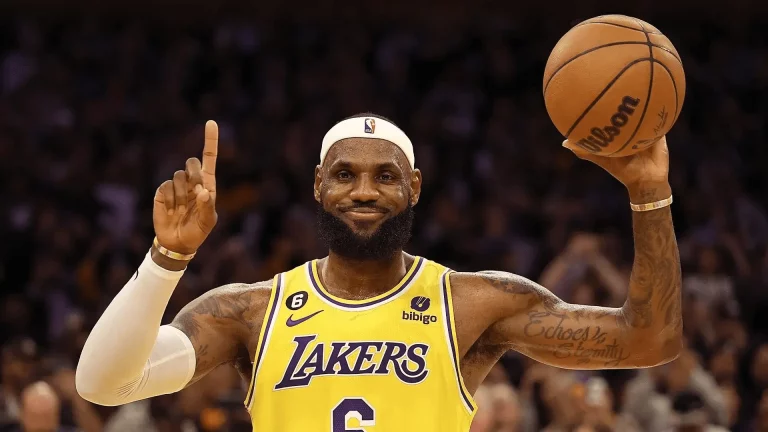 LeBron James teje un plan letal para reclutar a Klay Thompson en los Lakers