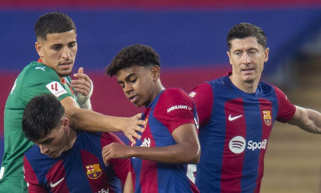 Lewandowski no ha estado conforme con la accion de Yamal