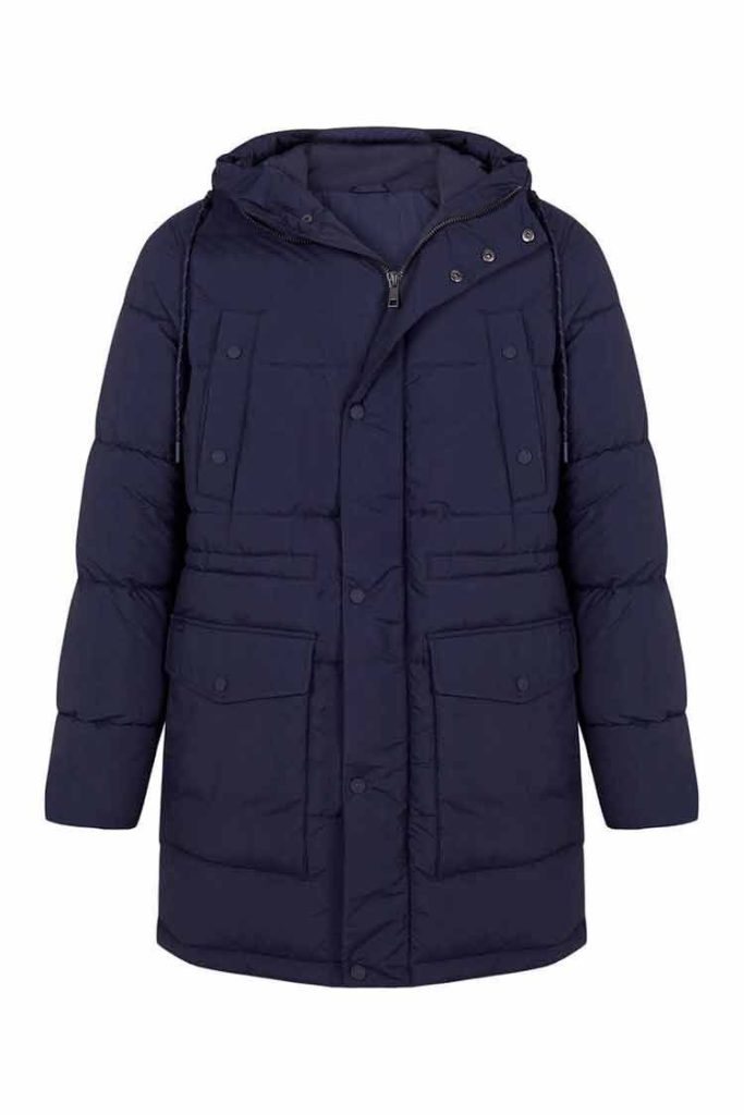 Los abrigos azul marino: una adición imprescindible para tu armario de otoño e invierno