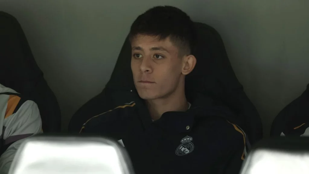 Los fans también preguntan por Güler